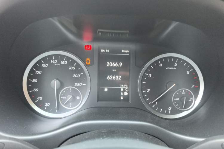 Used Mercedes-Benz Vito  Instrument Cluster