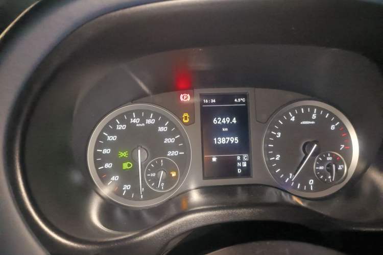 Used Mercedes-Benz Vito 2021 2.0T Elite Version 7 Seats Instrument Cluster