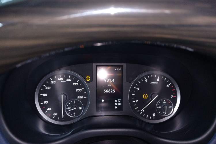 Used Mercedes-Benz Vito 2021 2.0T Elite Version 7 Seats Instrument Cluster
