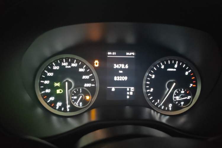Used Mercedes-Benz Vito 2021 2.0T Elite Version 7 Seats Instrument Cluster