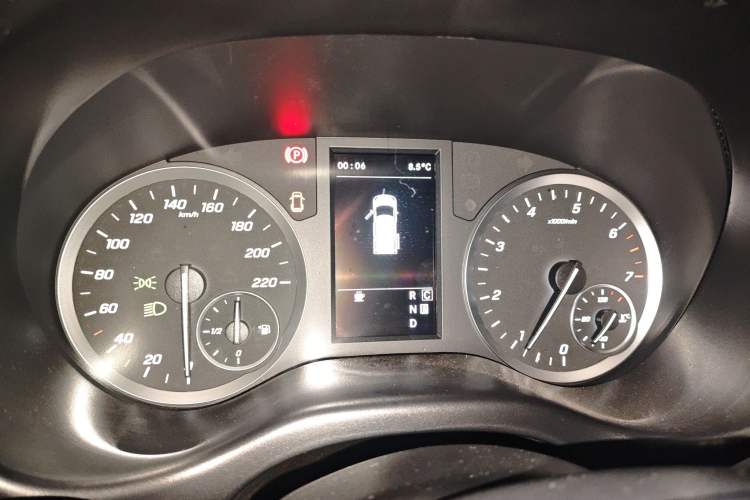 Used Mercedes-Benz Vito 2021 2.0T Elite Version 7 Seats Instrument Cluster