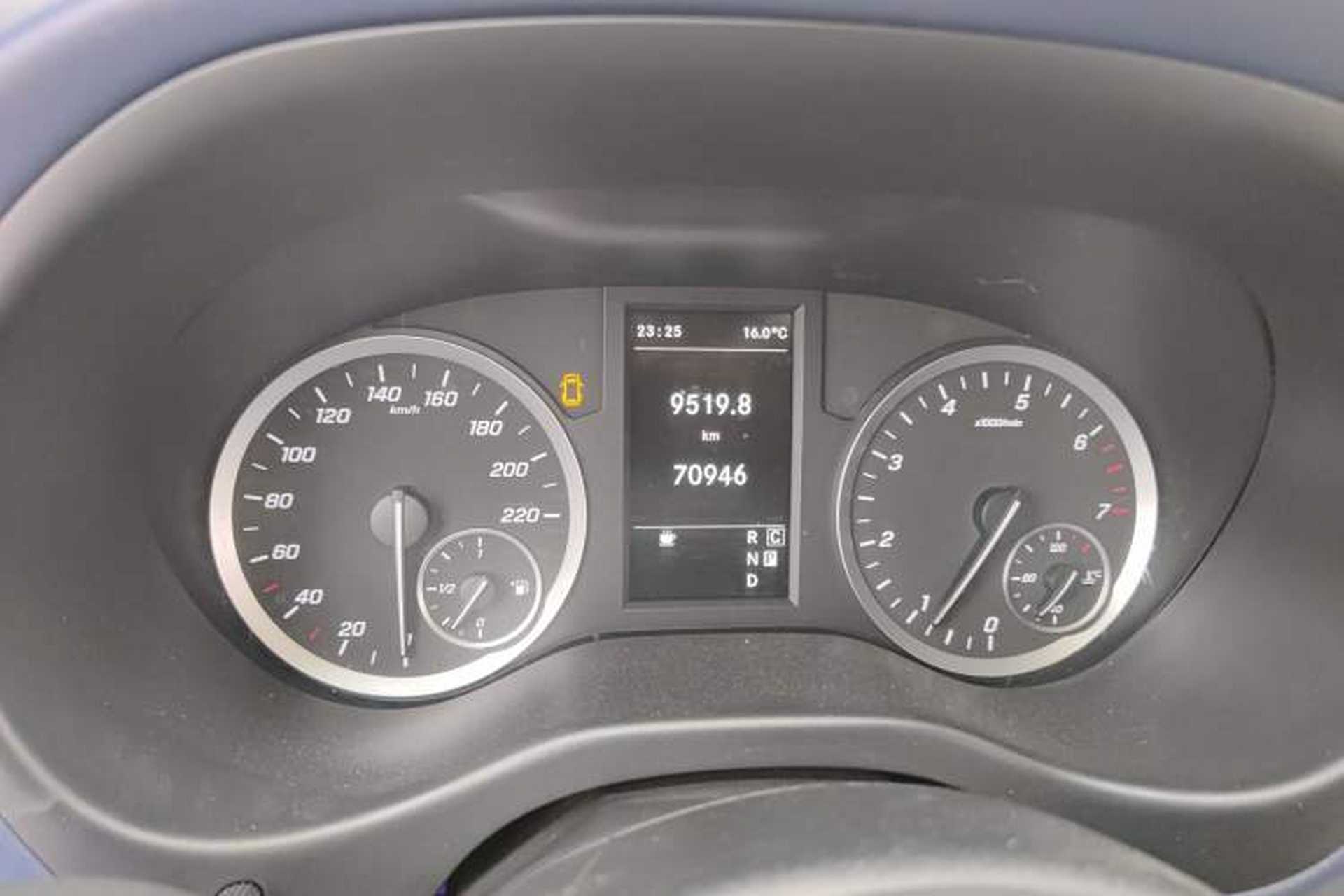 Used Mercedes-Benz Vito 2021 2.0T Elite Version 7 Seats Instrument Cluster