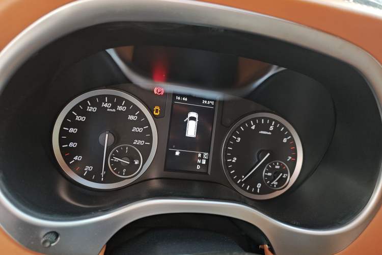 Used Mercedes-Benz Vito 2021 2.0T Elite Version 7 Seats Instrument Cluster