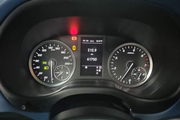 Used Mercedes-Benz Vito 2021 2.0T Business Version 7 Seats Instrument Cluster