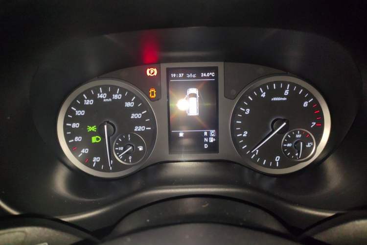 Used Mercedes-Benz Vito 2021 2.0T Business Version 7 Seats Instrument Cluster