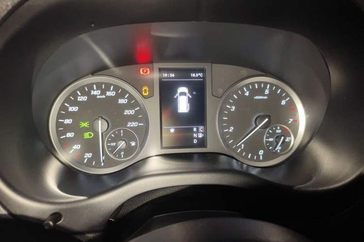Used Mercedes-Benz Vito 2021 2.0T Elite Version 7 Seats Instrument Cluster