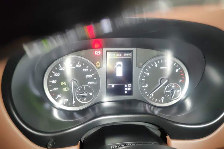 Used Mercedes-Benz Vito 2021 2.0T Business Version 7 Seats Instrument Cluster
