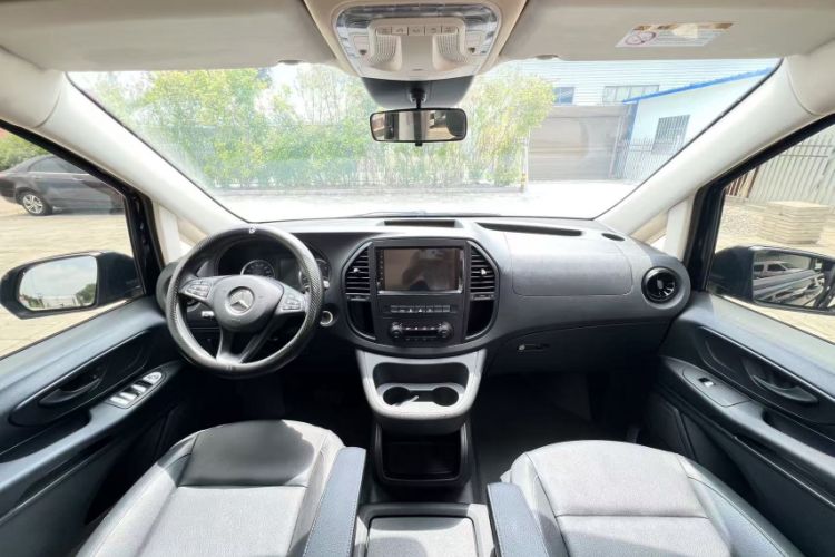 Used Mercedes-Benz Vito 2021 2.0T Elite Version 7 Seats Interior 1