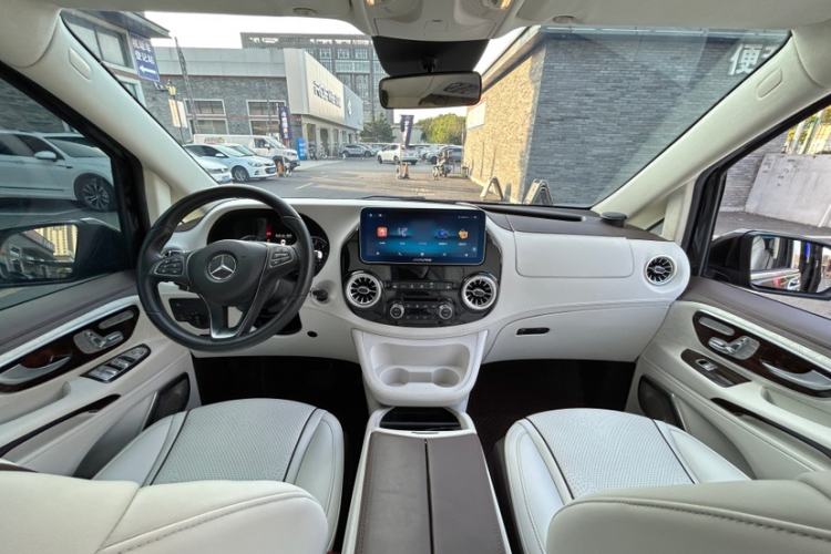 Used Mercedes-Benz Vito 2021 2.0T Business Version 7 Seats Interior 1