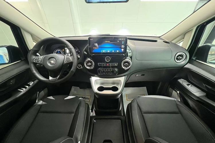 Used Mercedes-Benz Vito 2021 2.0T Elite Version 7 Seats Interior 1