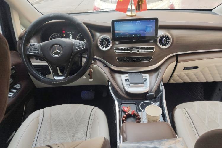Used Mercedes-Benz Vito 2021 2.0T Business Version 7 Seats Interior 2