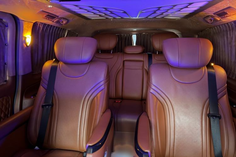 Used Mercedes-Benz Vito 2021 2.0T Elite Version 7 Seats Interior 2