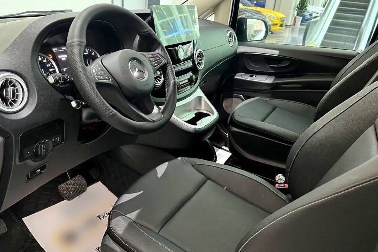 Used Mercedes-Benz Vito 2021 2.0T Elite Version 7 Seats Interior 2