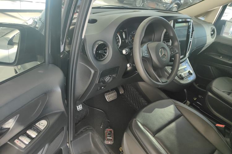 Used Mercedes-Benz Vito 2021 2.0T Elite Version 7 Seats Interior 3