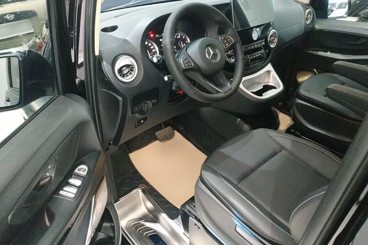Used Mercedes-Benz Vito 2021 2.0T Elite Version 7 Seats Interior 3