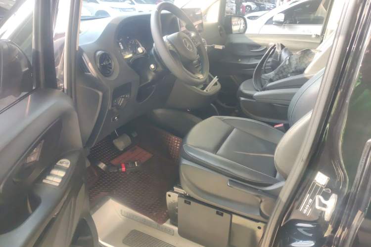 Used Mercedes-Benz Vito 2021 2.0T Elite Version 7 Seats Interior 3