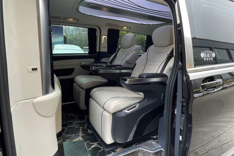 Used Mercedes-Benz Vito 2021 2.0T Business Version 7 Seats Interior 3