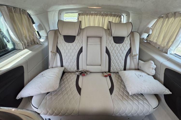 Used Mercedes-Benz Vito 2021 2.0T Elite Version 7 Seats Interior 4