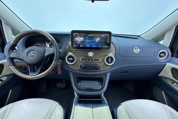 Used Mercedes-Benz Vito 2021 2.0T Elite Version 7 Seats Interior 5