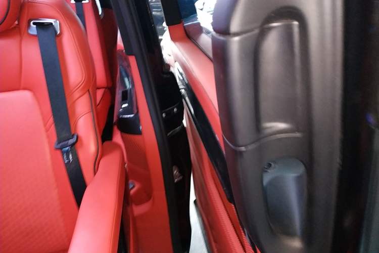 Used Mercedes-Benz Vito 2021 2.0T Business Version 7 Seats Interior 8