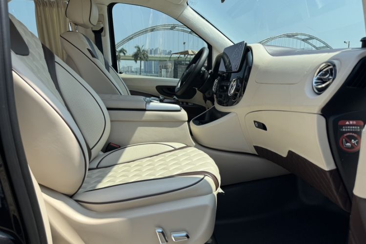 Used Mercedes-Benz Vito 2021 2.0T Elite Version 7 Seats Interior 8