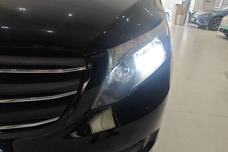 Used Mercedes-Benz Vito 2021 2.0T Elite Version 7 Seats Left Front Headlight