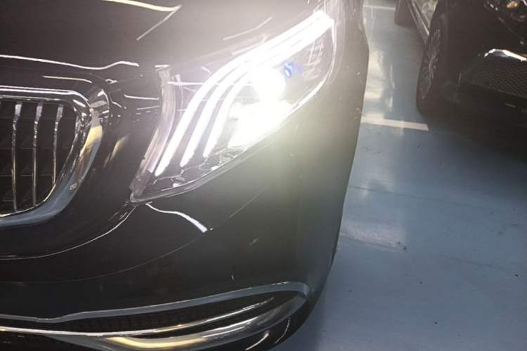 Used Mercedes-Benz Vito 2021 2.0T Elite Version 7 Seats Left Front Headlight