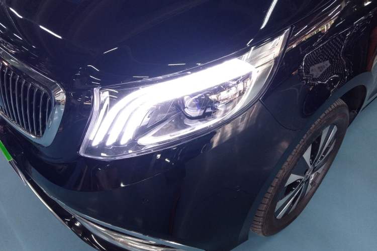Used Mercedes-Benz Vito 2021 2.0T Elite Version 7 Seats Left Front Headlight