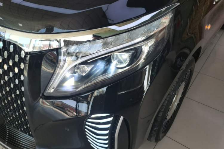 Used Mercedes-Benz Vito 2021 2.0T Elite Version 7 Seats Left Front Headlight