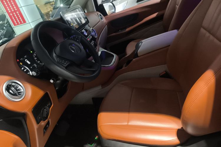 Used Mercedes-Benz Vito 2021 2.0T Elite Version 7 Seats Left Front Seat