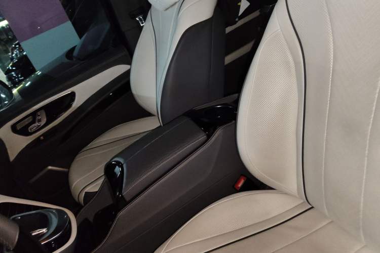 Used Mercedes-Benz Vito 2021 2.0T Business Version 7 Seats Left Front Seat