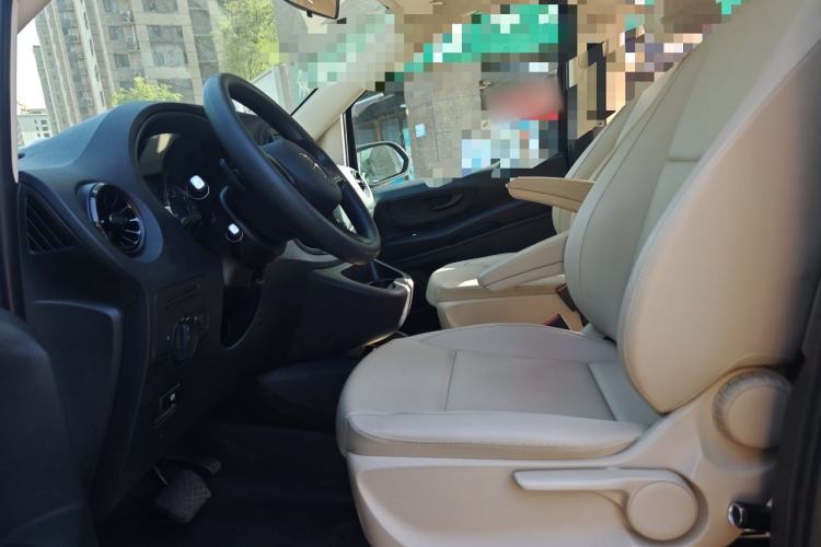 Used Mercedes-Benz Vito 2021 2.0T Elite Version 7 Seats Left Front Seat