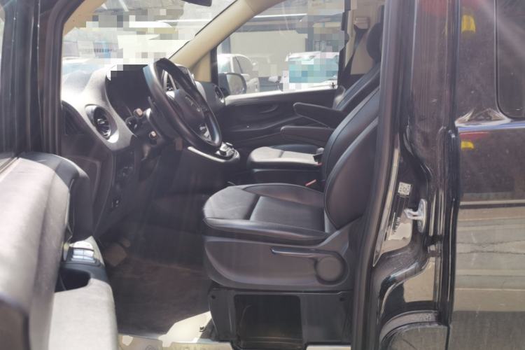 Used Mercedes-Benz Vito 2021 2.0T Elite Version 7 Seats Left Front Seat