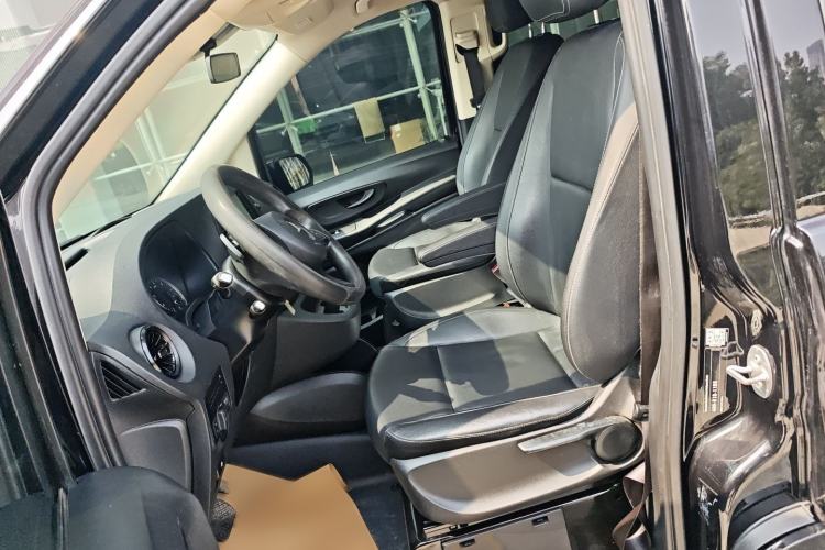 Used Mercedes-Benz Vito 2021 2.0T Elite Version 7 Seats Left Front Seat
