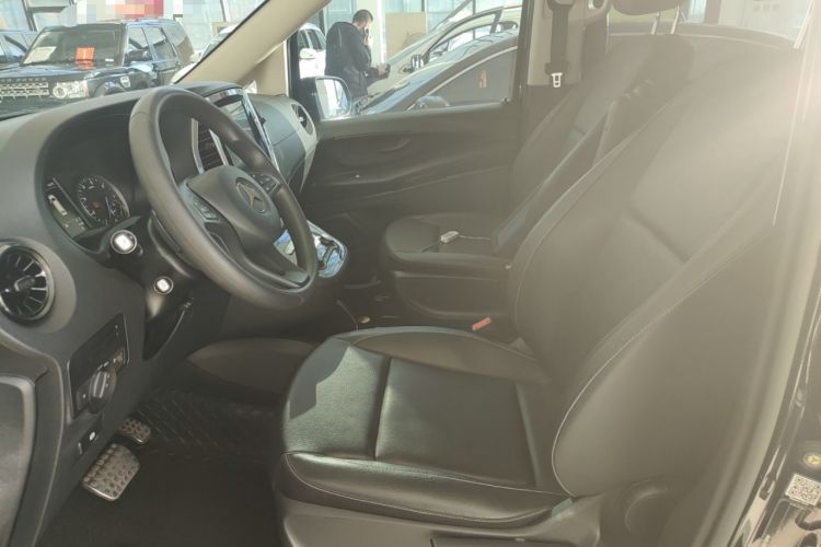 Used Mercedes-Benz Vito 2021 2.0T Elite Version 7 Seats Left Front Seat