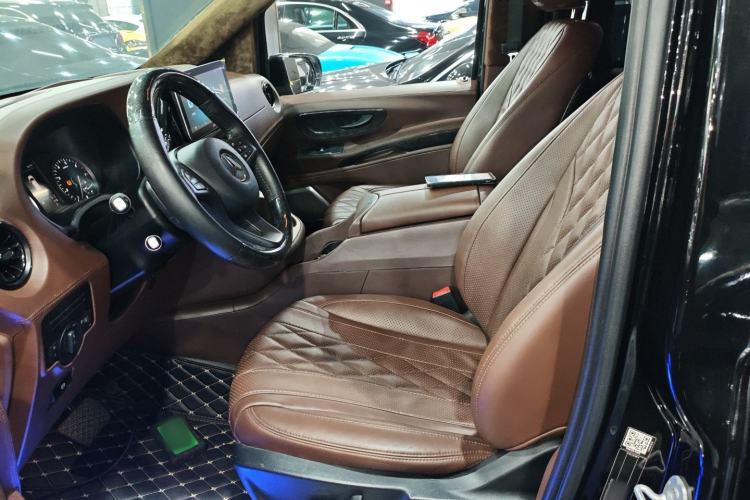 Used Mercedes-Benz Vito 2021 2.0T Elite Version 7 Seats Left Front Seat