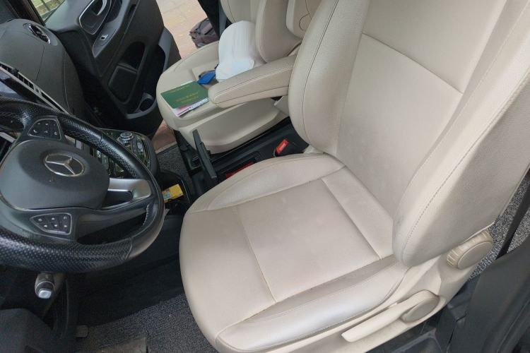 Used Mercedes-Benz Vito 2021 2.0T Business Version 7 Seats Left Front Seat