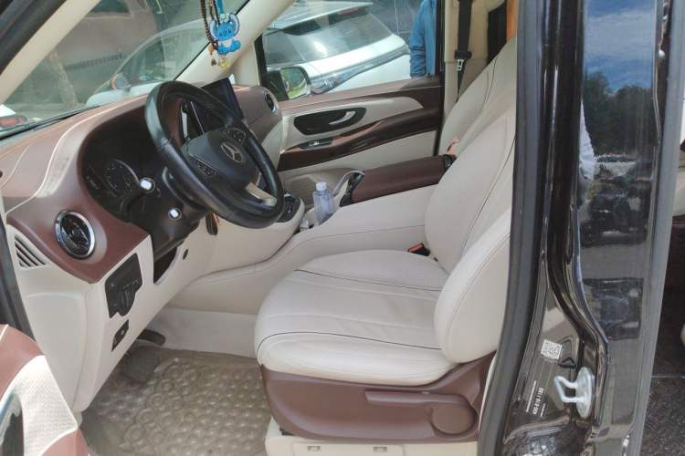 Used Mercedes-Benz Vito 2021 2.0T Business Version 7 Seats Left Front Seat