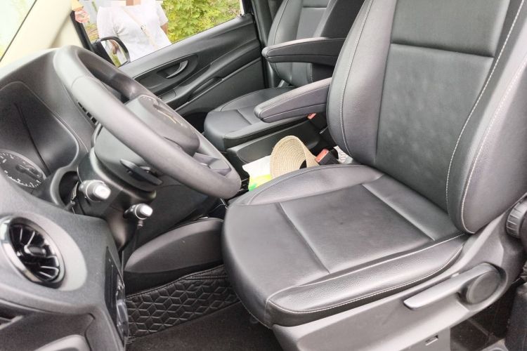 Used Mercedes-Benz Vito 2021 2.0T Elite Version 7 Seats Left Front Seat