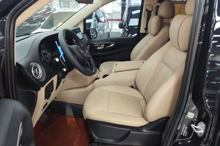 Used Mercedes-Benz Vito 2021 2.0T Elite Version 7 Seats Left Front Seat