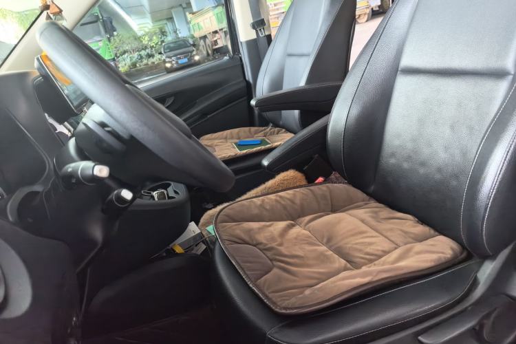 Used Mercedes-Benz Vito 2021 2.0T Elite Version 7 Seats Left Front Seat