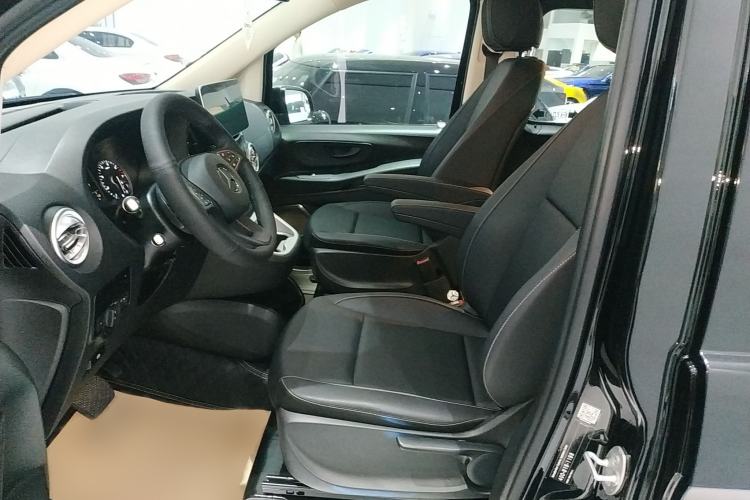 Used Mercedes-Benz Vito 2021 2.0T Elite Version 7 Seats Left Front Seat