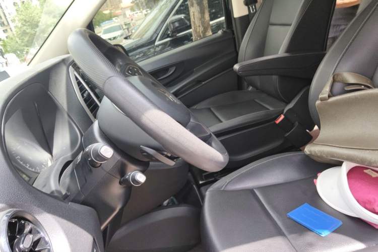 Used Mercedes-Benz Vito 2021 2.0T Elite Version 7 Seats Left Front Seat