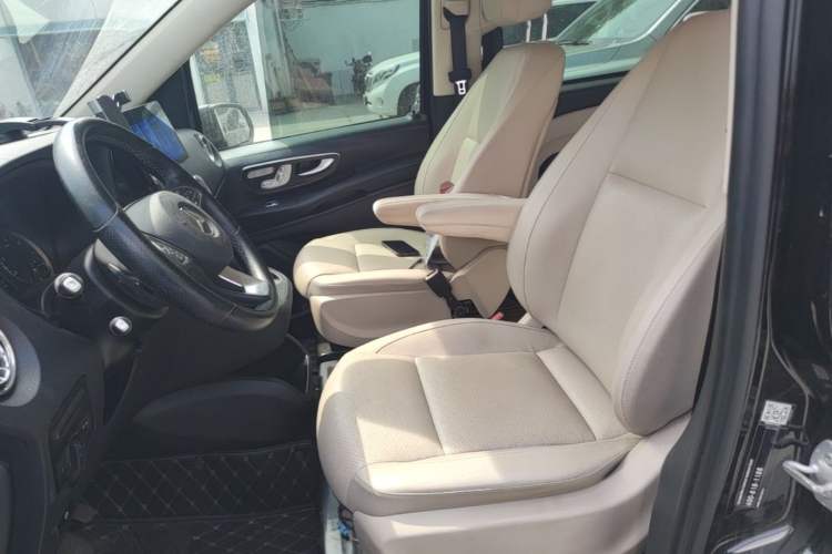 Used Mercedes-Benz Vito 2021 2.0T Business Version 7 Seats Left Front Seat
