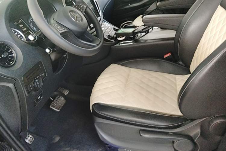 Used Mercedes-Benz Vito 2021 2.0T Elite Version 7 Seats Left Front Seat