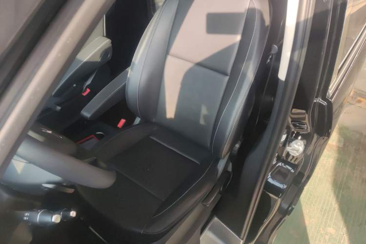 Used Mercedes-Benz Vito 2021 2.0T Elite Version 7 Seats Left Front Seat