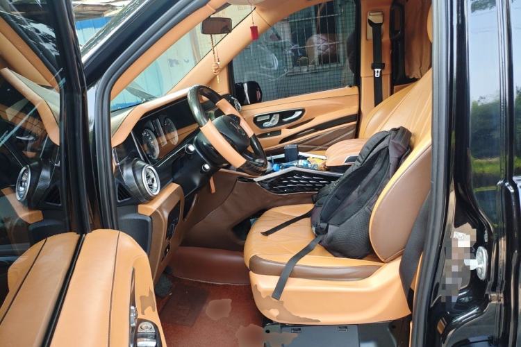 Used Mercedes-Benz Vito 2021 2.0T Elite Version 7 Seats Left Front Seat