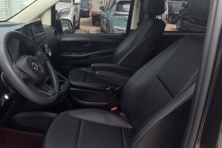 Used Mercedes-Benz Vito 2021 2.0T Elite Version 7 Seats Left Front Seat