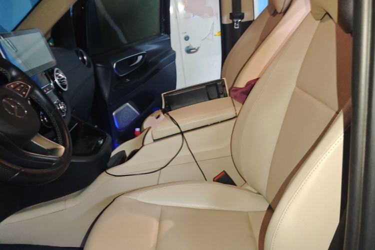 Used Mercedes-Benz Vito 2021 2.0T Business Version 7 Seats Left Front Seat