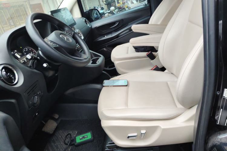 Used Mercedes-Benz Vito 2021 2.0T Elite Version 7 Seats Left Front Seat